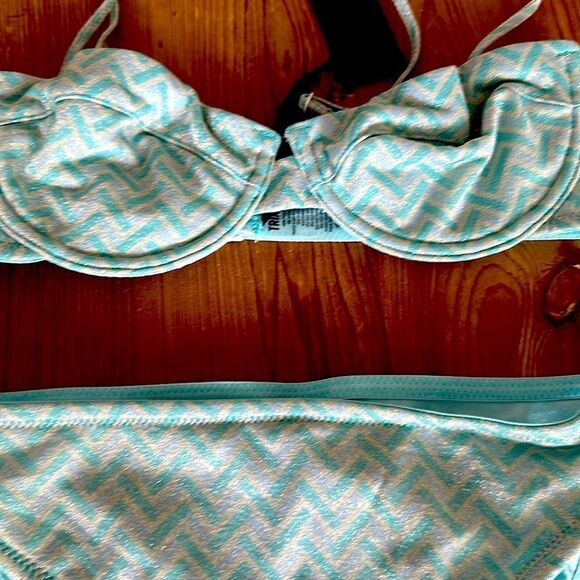 TRIANGL RHIAN TORQUOISE SAXE SPARKLE NO BAG NEW WITH TAGS - Picture 5 of 5